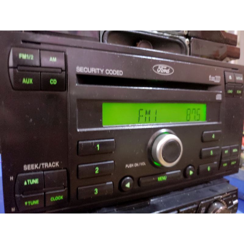 Đầu Radio cd mp3 Aux Ford. giành cho xe Ford Focus và các dòng xe Ford khác.