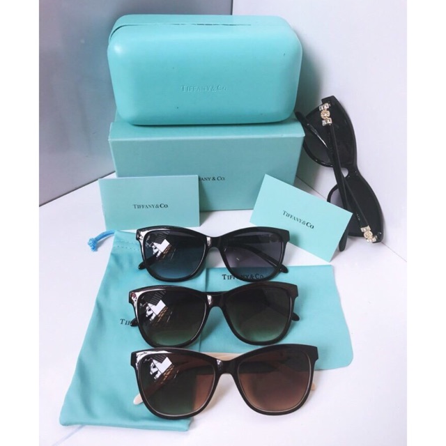 KÍNH TIFFANY TẶNG HỘP
