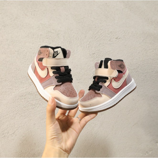 Giầy cao cổ có quai dán NKTE dành cho bé gái