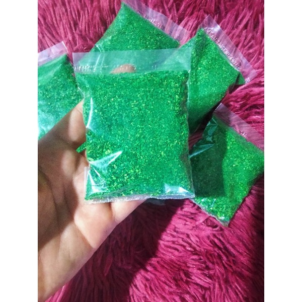Rêu bột phủ gốc cây