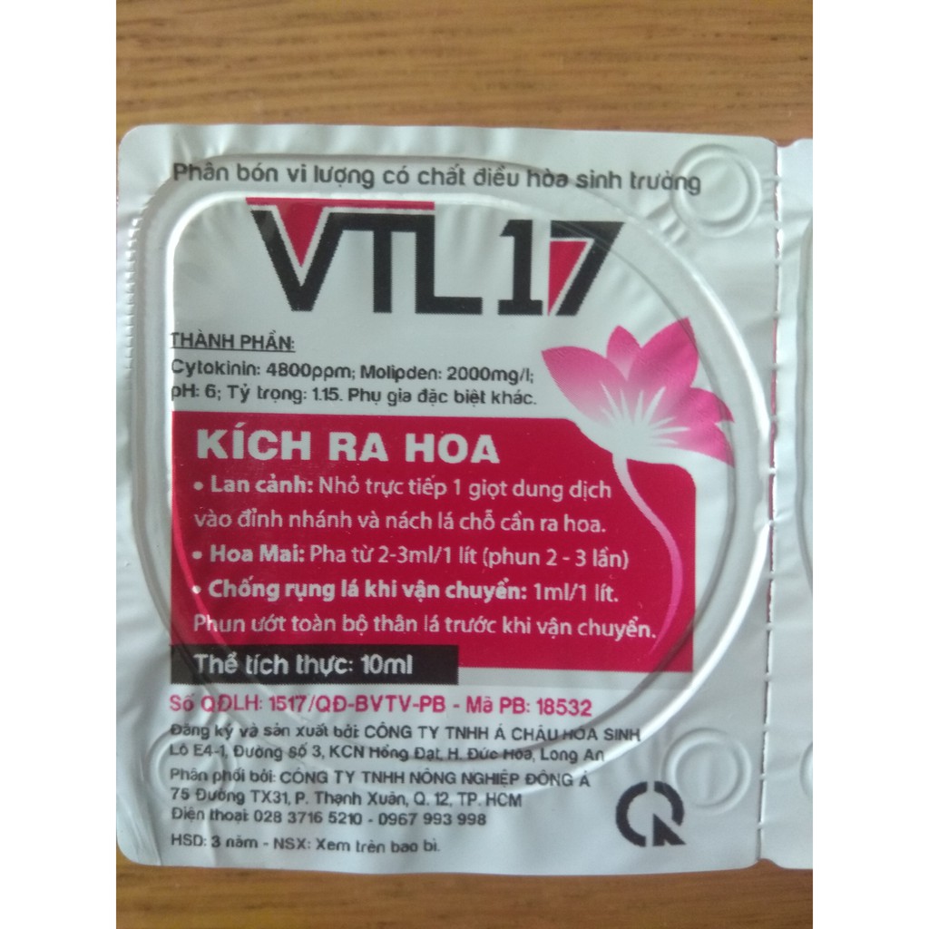 Phân bón vi lượng có chất điều hòa sinh trưởng VTL17 kích ra hoa - hộp 10ml