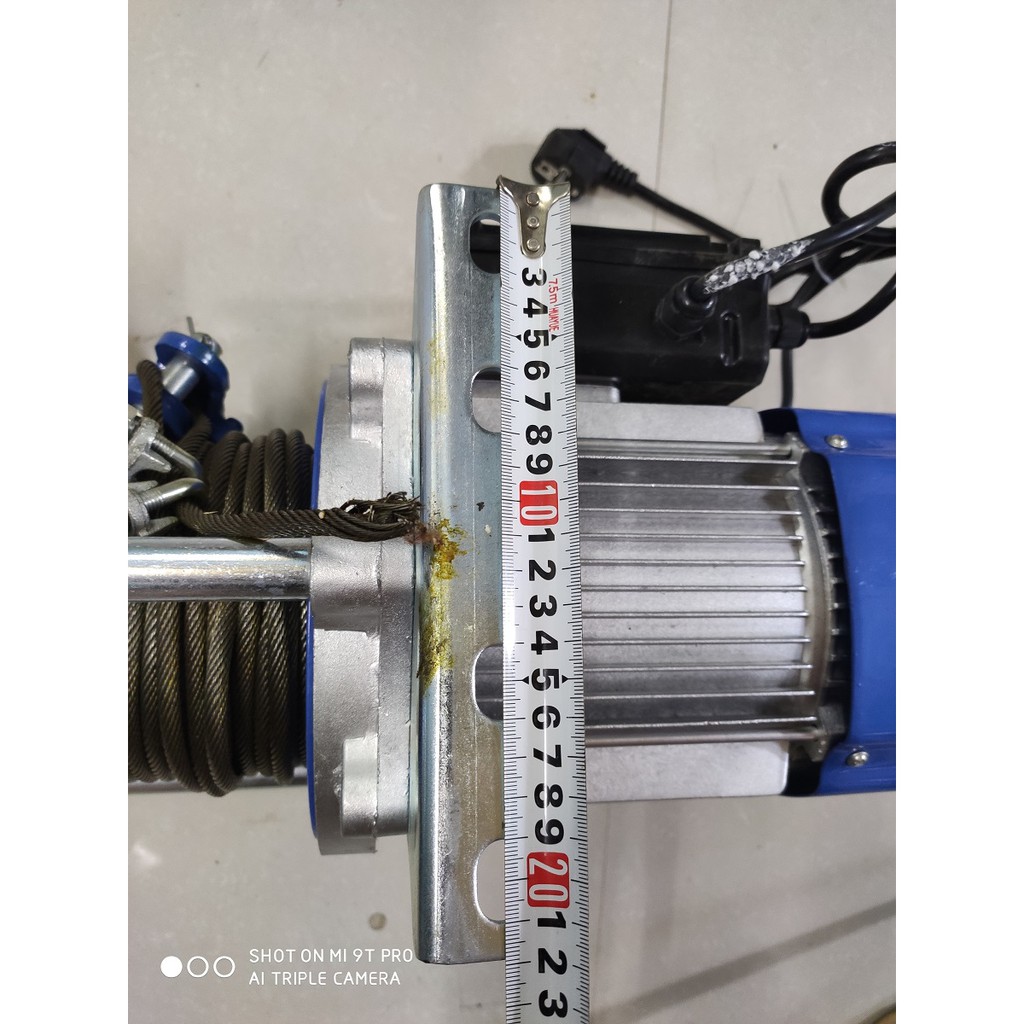 Tời điện HiKari HR 3500, 3,5 KW, 220v, Madein Thái lan   màu xanh trắng, đặt trên cao hoặc mặt đất.