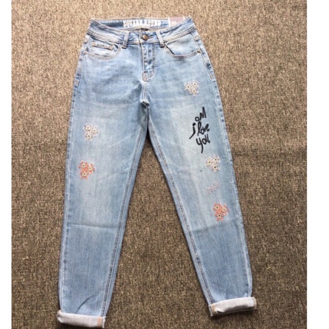 Quần jeans thêu hoa hồng 9 tấc