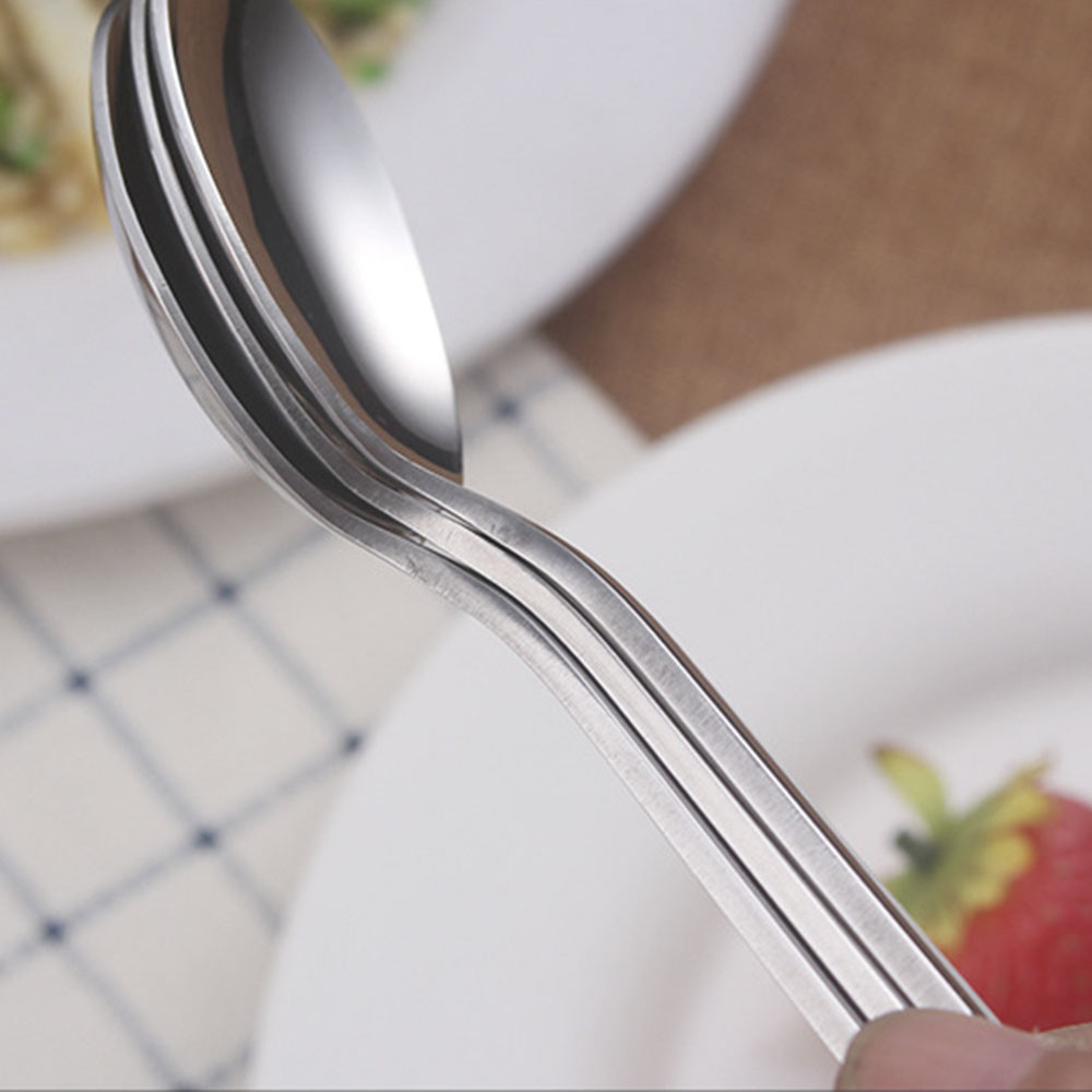 Bộ muỗng nĩa làm từ thép không gỉ sử dụng tiện lợi