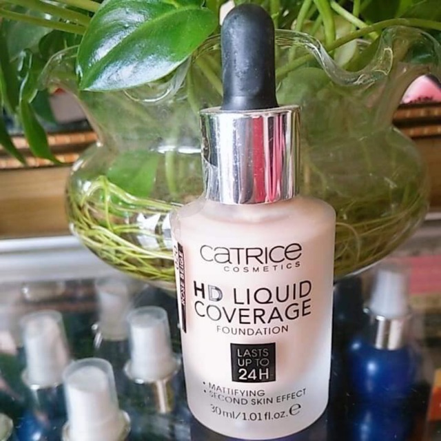 Kem Lót CATRICE Light Correcting Serum Primer