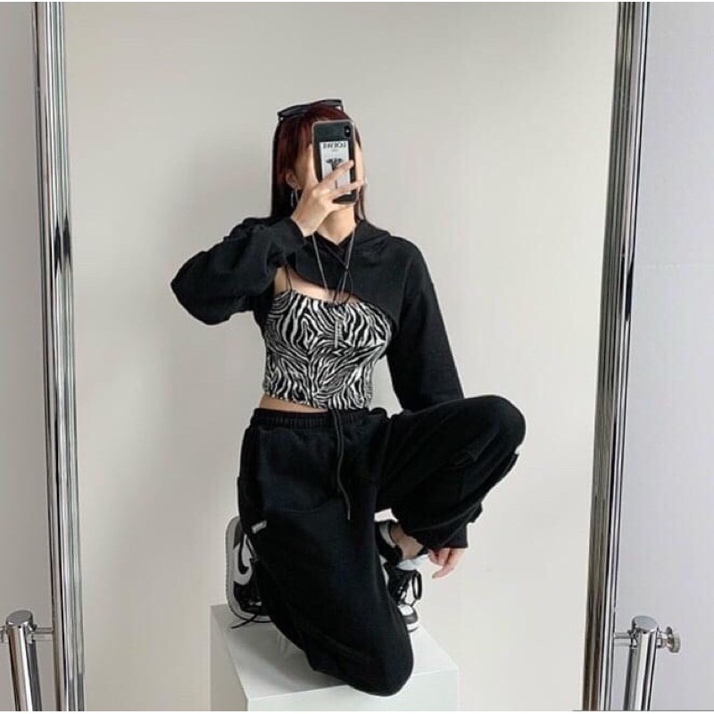 Set áo croptop 2 dây vằn kèm hoodie khoét ngực đen tay dài (ảnh thật)