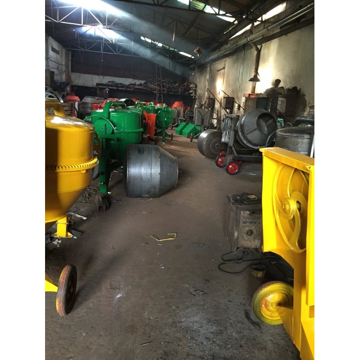 Máy trộn bê tông 250L