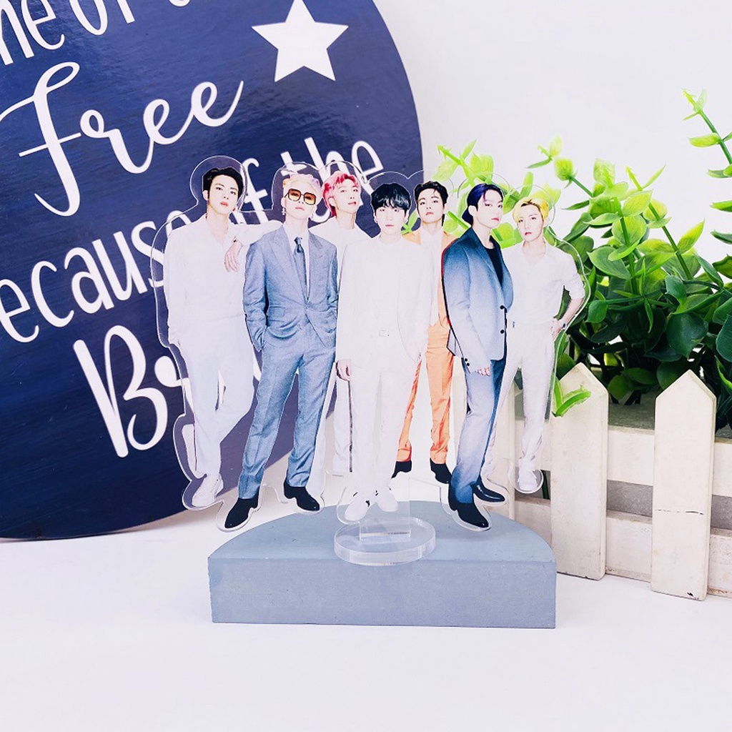 Thẻ Acrylic Hai Mặt In Hình Nhóm Nhạc Bts Để Bàn Trang Trí