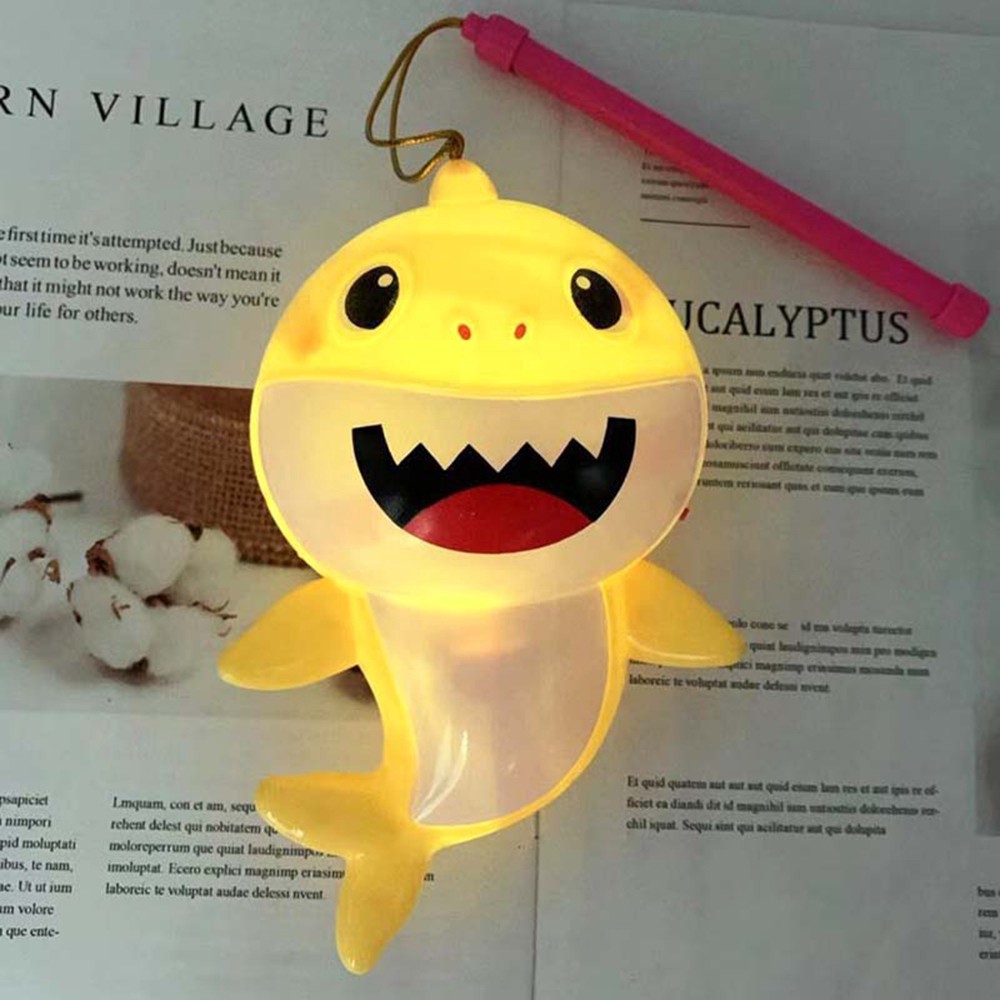 Lồng đèn cá mập baby shark có nhạc và đèn đáng yêu