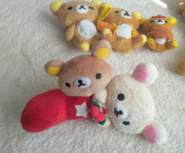 Gấu nhí và móc khóa Rilakkuma