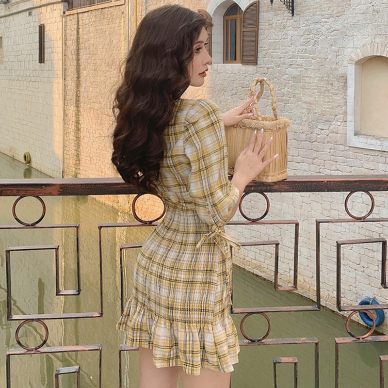 Đầm tay phồng ngắn cổ chữ V ôm dáng họa tiết sọc caro thời trang quyến rũ cho nữ
