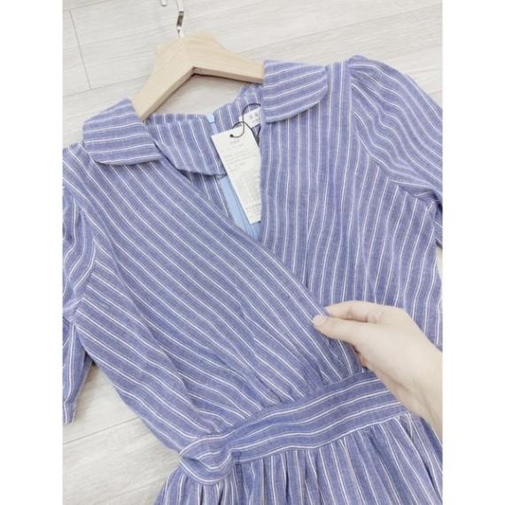 VÁY KẺ XANH CỔ V CHÉO PHỐI ĐAI EO CHO NỮ