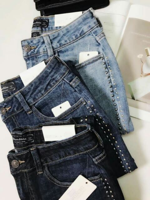 QUẦN JEAN BOYfREND ĐÍNH HẠT HAI BÊN SƯỜN . LAI TUA . VỚI CHẤT JEAN CO GIÃN TỐT BA MẦU . ĐẬM TRUNG NHẠT . CHO CÁC BẠN LỤA