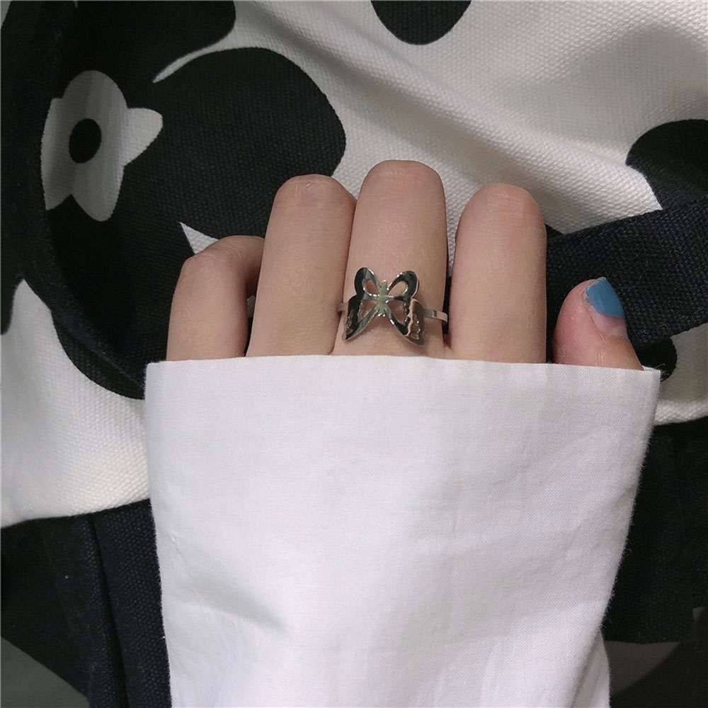 Nhẫn Hình Bướm Chất Liệu Thép Không Gỉ