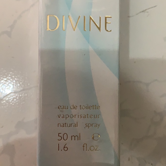Nước hoa devine xanh