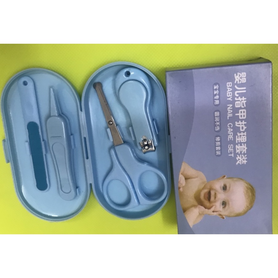 Bộ bấm móng tay 4 món-kèm hộp đựng