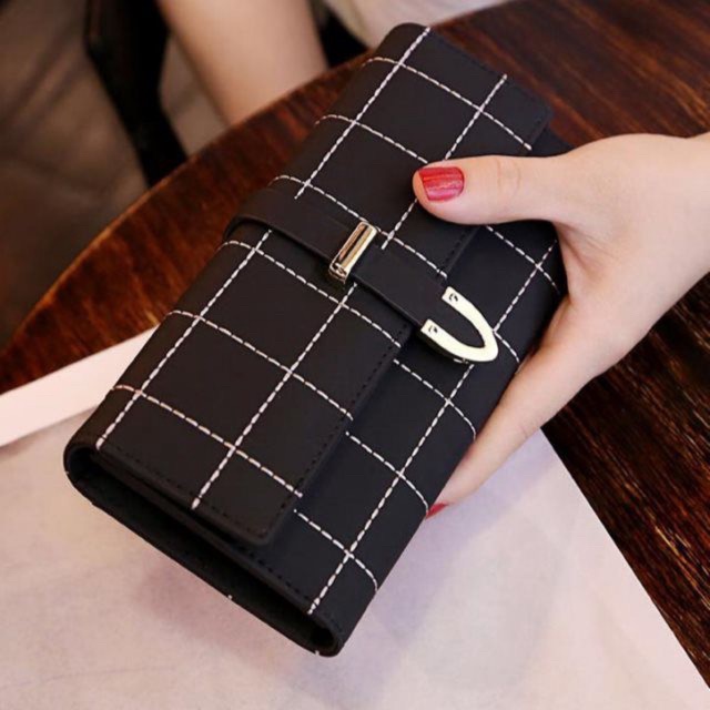 Ví dài cầm tay nữ hoạ tiết hình vuông