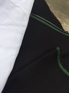 Vải linen ướt màu đen.