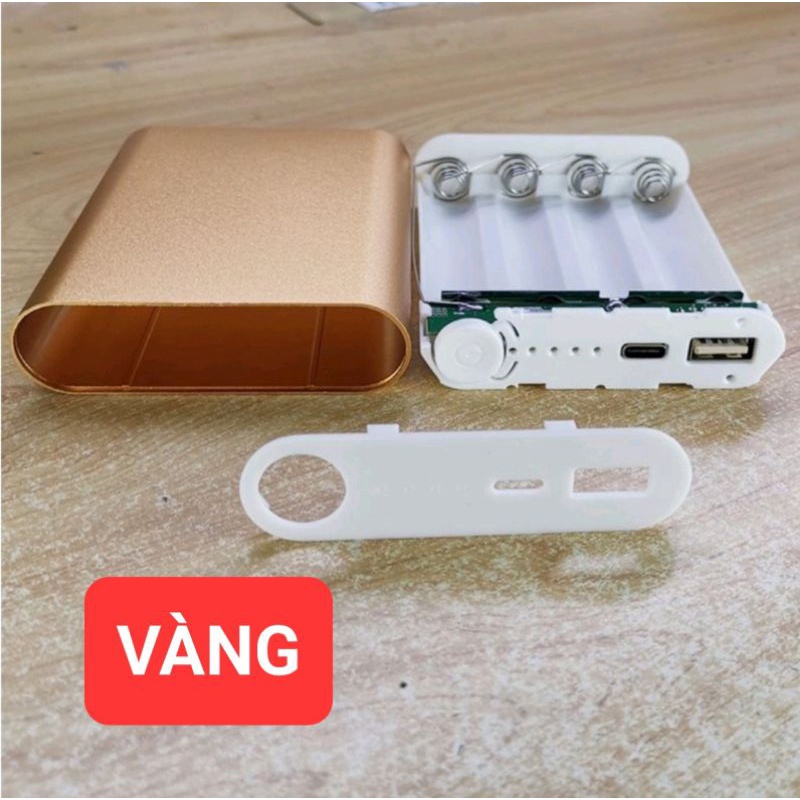 BỘ VỎ 4 PIN - BOX SẠC DỰ PHÒNG ĐIỆN THOẠI CHÂN LÒ XO DÙNG PIN 18650 KHÔNG PHẢI HÀN