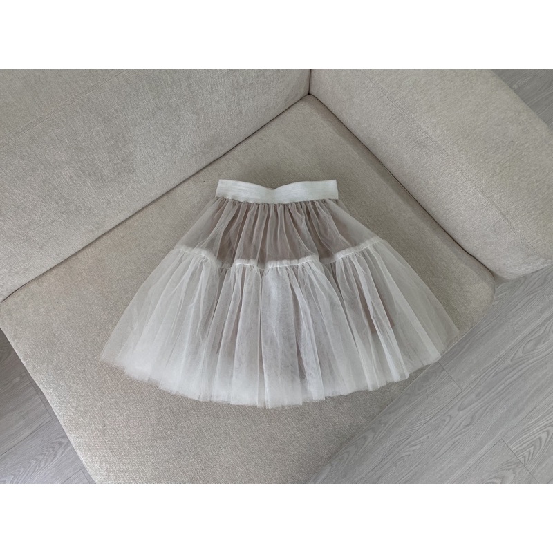 Áo Corset Ren - Chân Váy Trắng