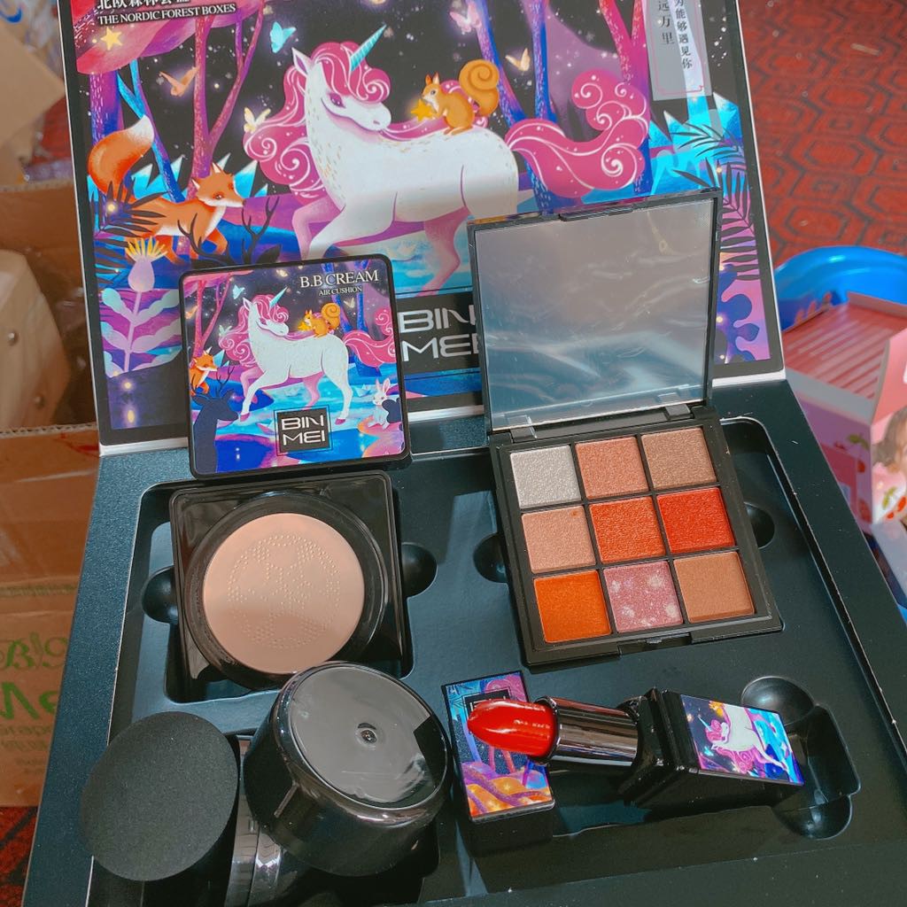 Set trang điểm 4 món BinMei ngựa trắng cao cấp | BigBuy360 - bigbuy360.vn