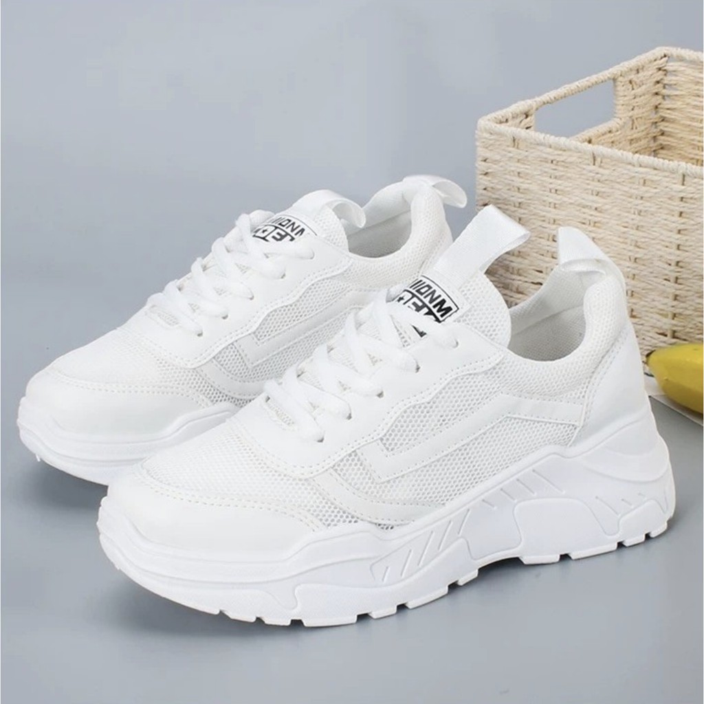 Giày Sneaker nữ mã số 38 và 39 và 40 cực đẹp