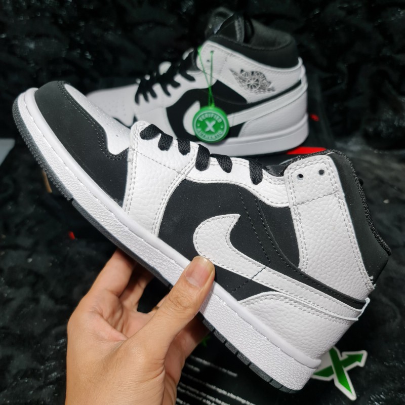 [Ảnh Thật + Video] Giày Jordan 1 Mid Black White || Giày sneakers Jordan 1 Cổ Trung Đen Trắng | BigBuy360 - bigbuy360.vn
