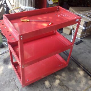 Giá để đồ nghề 3 tầng,có bánh xe đẩy tiện dụng.