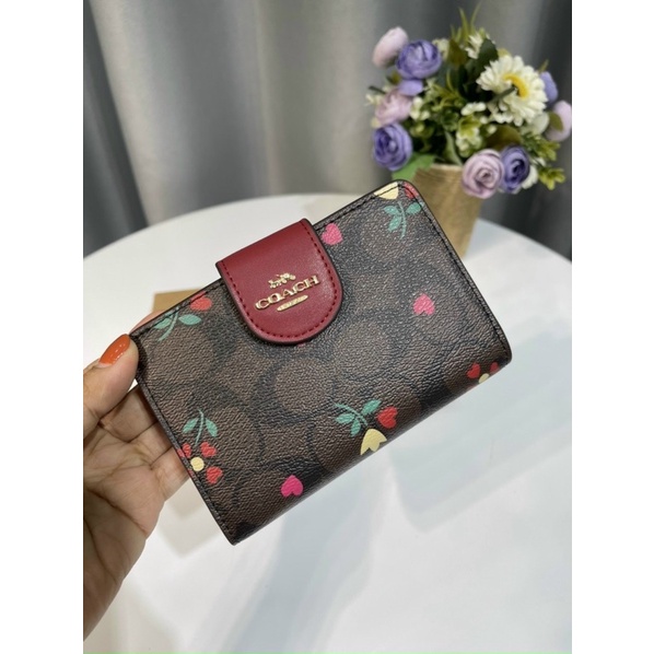 Ví Coach Medium hoa văn trẻ trung