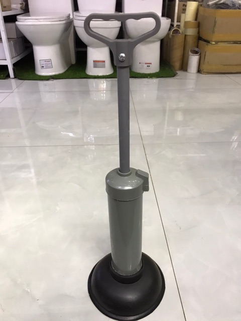 Cây bơm thụt bồn cầu