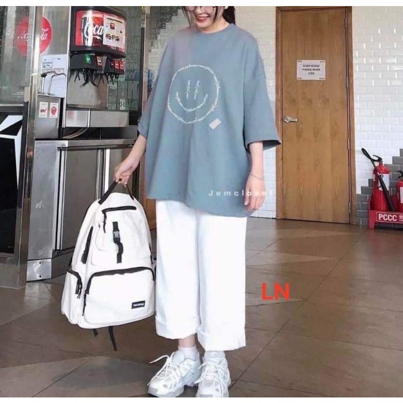 Sét áo mặt cười quần kaki trắng