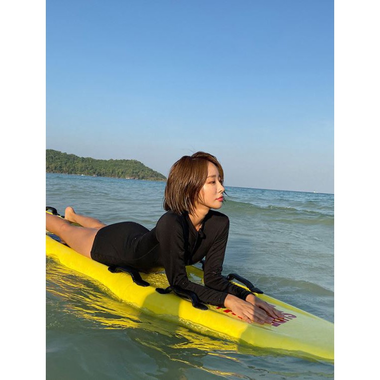 Đồ bơi tay dài liền mảnh chống nắng Hàn Quốc màu đen kiểu đơn giản, cá tính