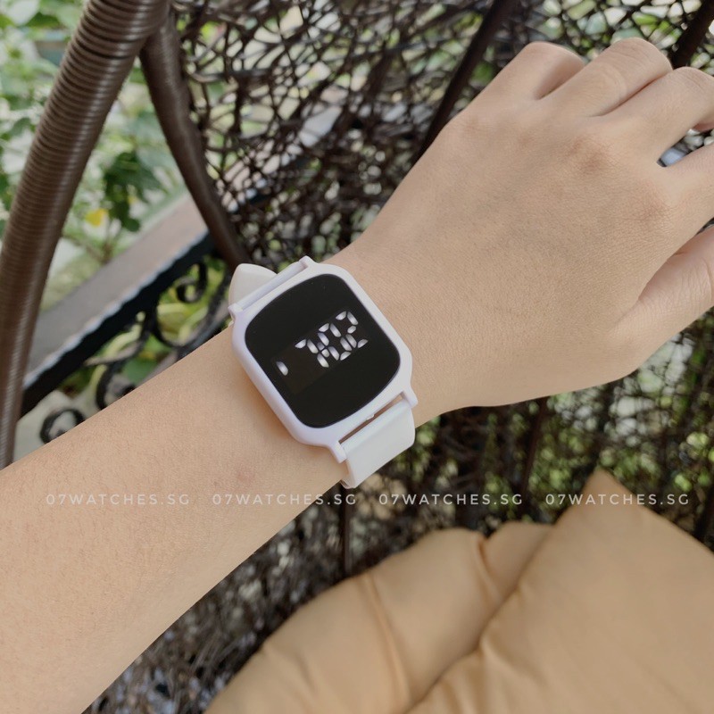 [watches.sg] Đồng hồ thời trang cảm ứng cho nam và nữ dây caosu dẻo mini | BigBuy360 - bigbuy360.vn