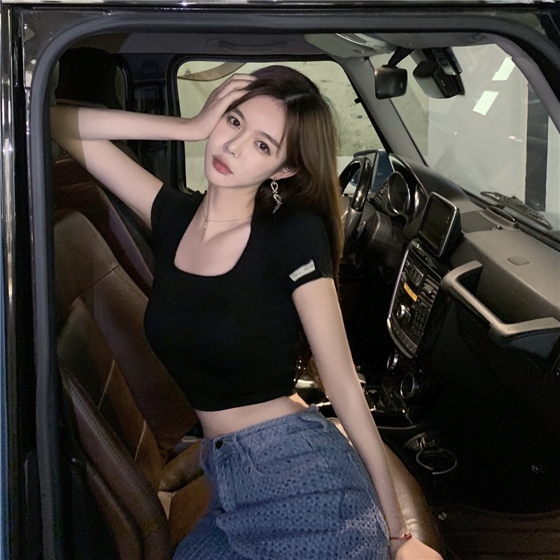 Áo thun nữ tay ngắn cổ khoét sâu thiết kế phong cách Hàn Quốc