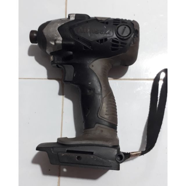 bắn vít aimsak nhật bãi