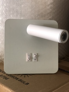 Đèn ngủ có gắn đèn đọc sách