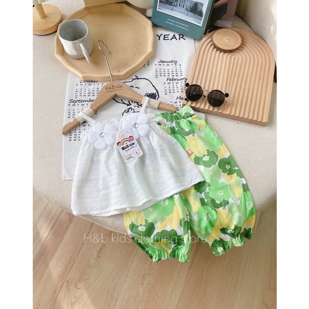 Set áo hoa trắng quần thô hoa cho bé gái