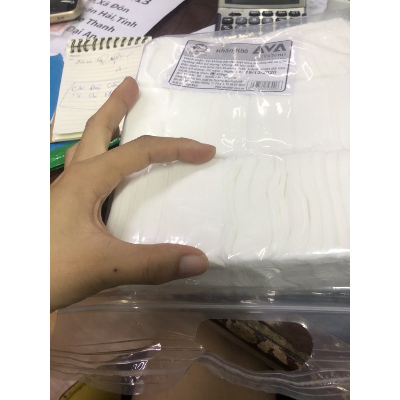Giấy Lau mặt nhỏ gọn 7*7 tẩy trắng hoặc lau mặ