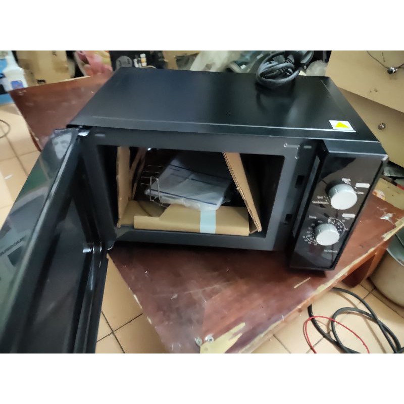 lò nướng Sanaky công suất 2000W. 220V. dung tích 80lít VH- 809S2D