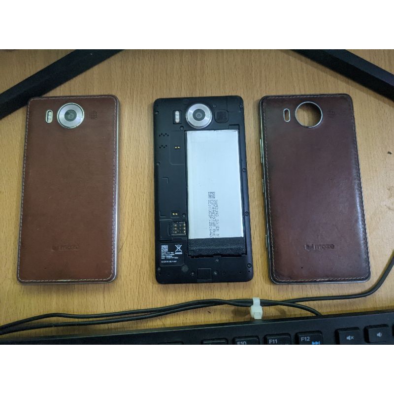 Điện thoại di động Microsoft Lumia 950 màu đen kèm Display Dock