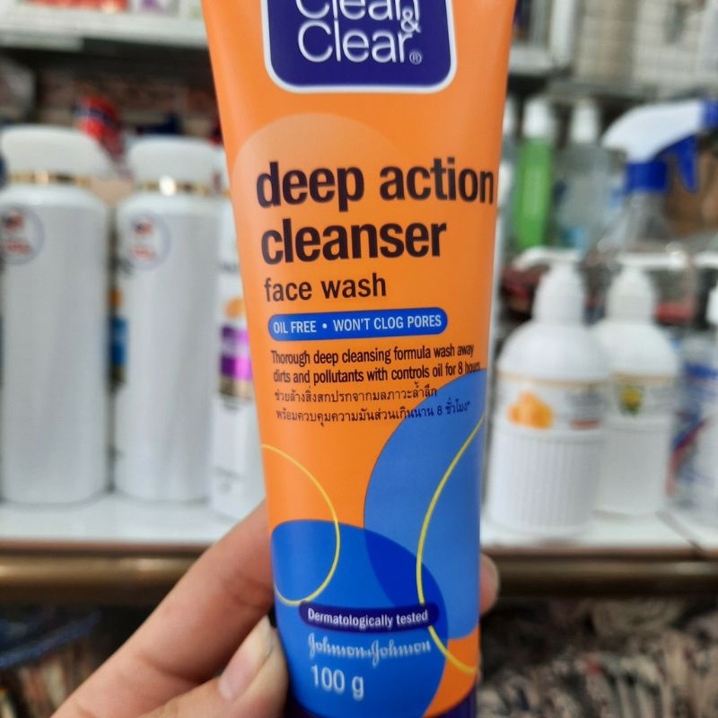 Sữa rửa mặt chống nhờn Clean & Clear Deep Action Cleanser 100g