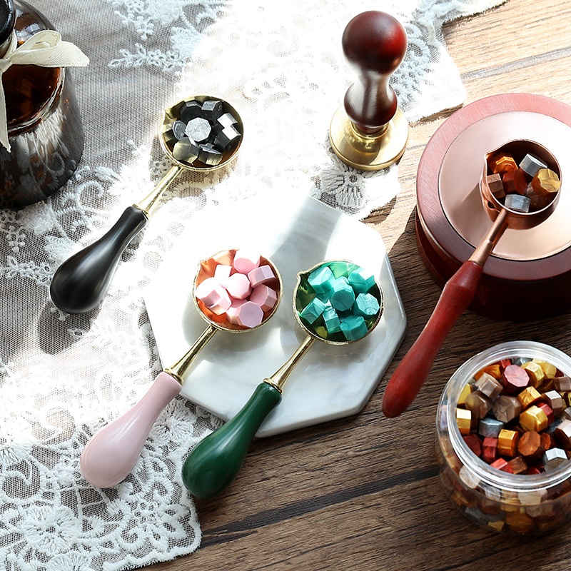 Muỗng nung chảy sáp tay cầm bằng gỗ phong cách vintage tiện dụng