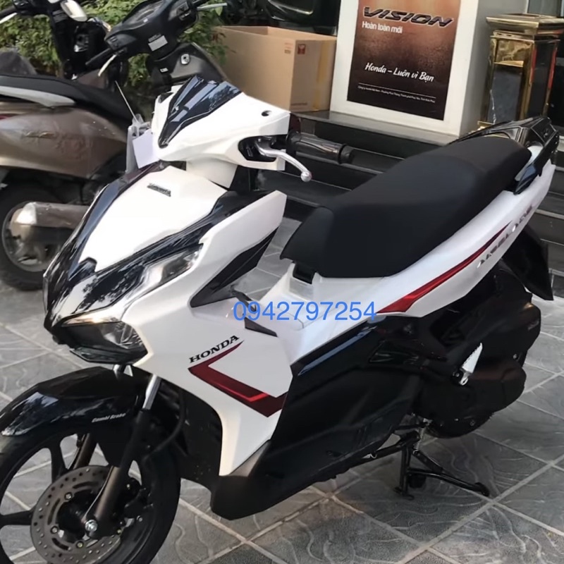 Sơn xe máy Honda Air Blade màu Trắng pha lê UW001-1K và UW001-2K Ultra Motorcycle Colors