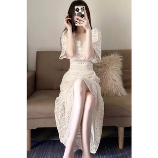 Váy chữ A dáng dài cổ vuông