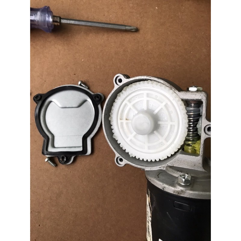 Motor cửa cuốn Austdoor 24vdc hình thức đẹp