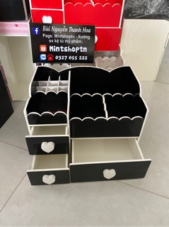 Kệ đựng mỹ phẩm lượn sóng siêu xinh 30cm đủ màu.