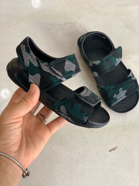 Dép siêu nhẹ bé trai