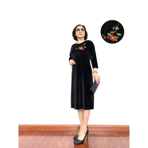 Đầm trung niên nữ Chất Nhung Cao Cấp, Váy cho mẹ tay dài, form ôm. Hoạ tiết thêu hoa sang trọng, co giãn tốt