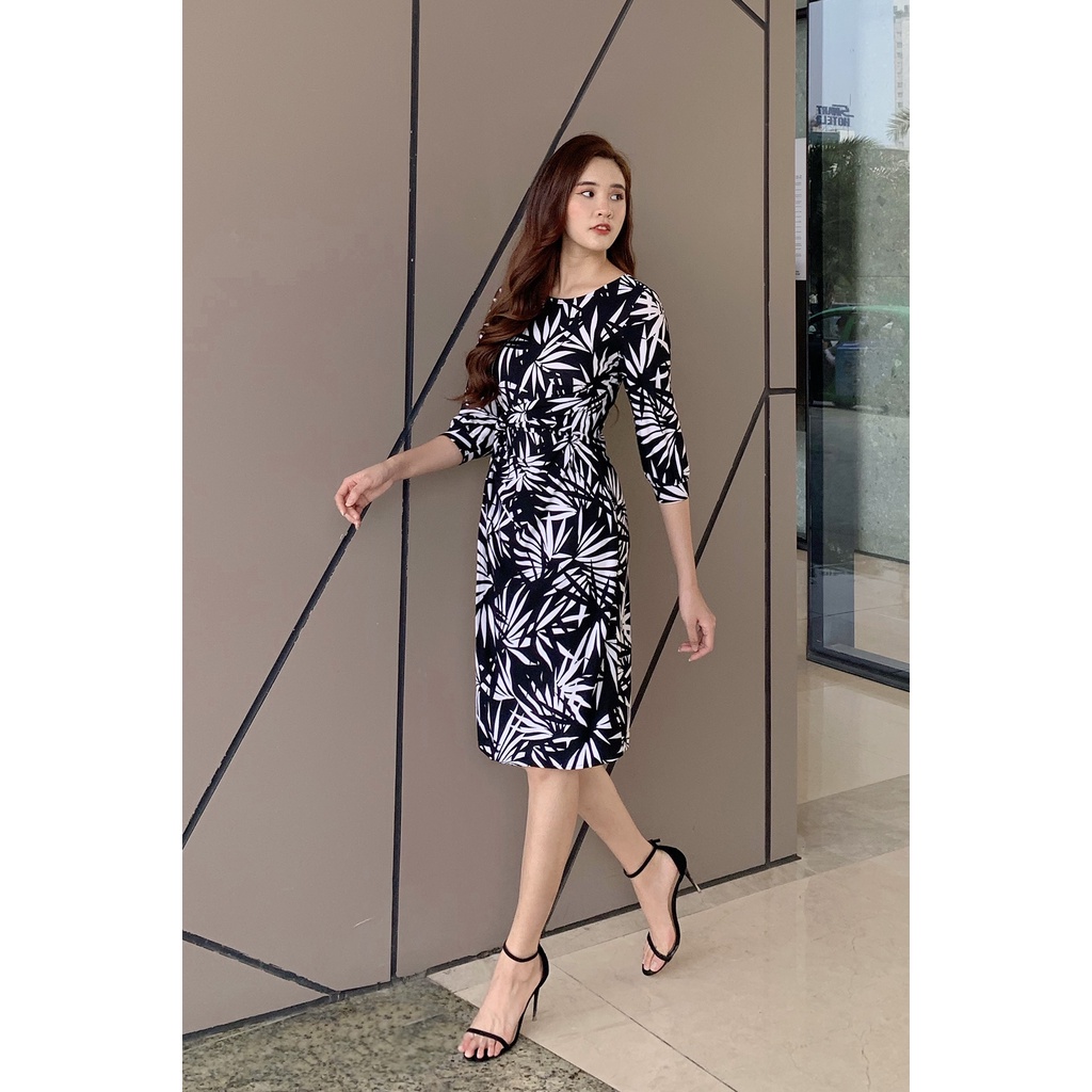 Đầm LAMER Cổ Tròn Vặn Eo Tay Lỡ L63R21Q001