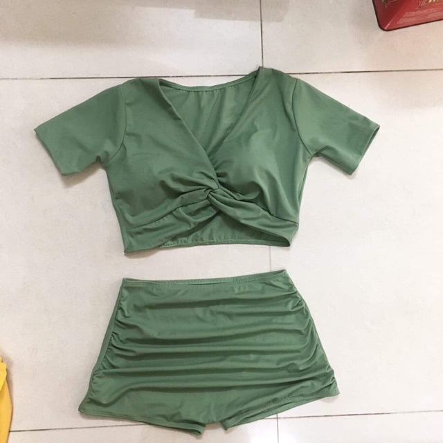 Set đồ bơi tay ngắn xoắn giữa quần nhúng giấu bụng | BigBuy360 - bigbuy360.vn